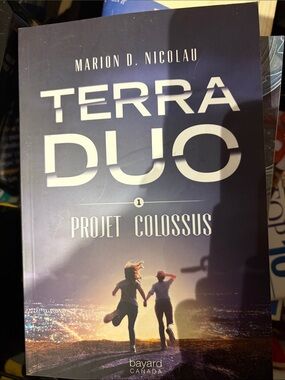 Terra Duo: Projet Colossus by Marion D. Nicolau - Purple Cover